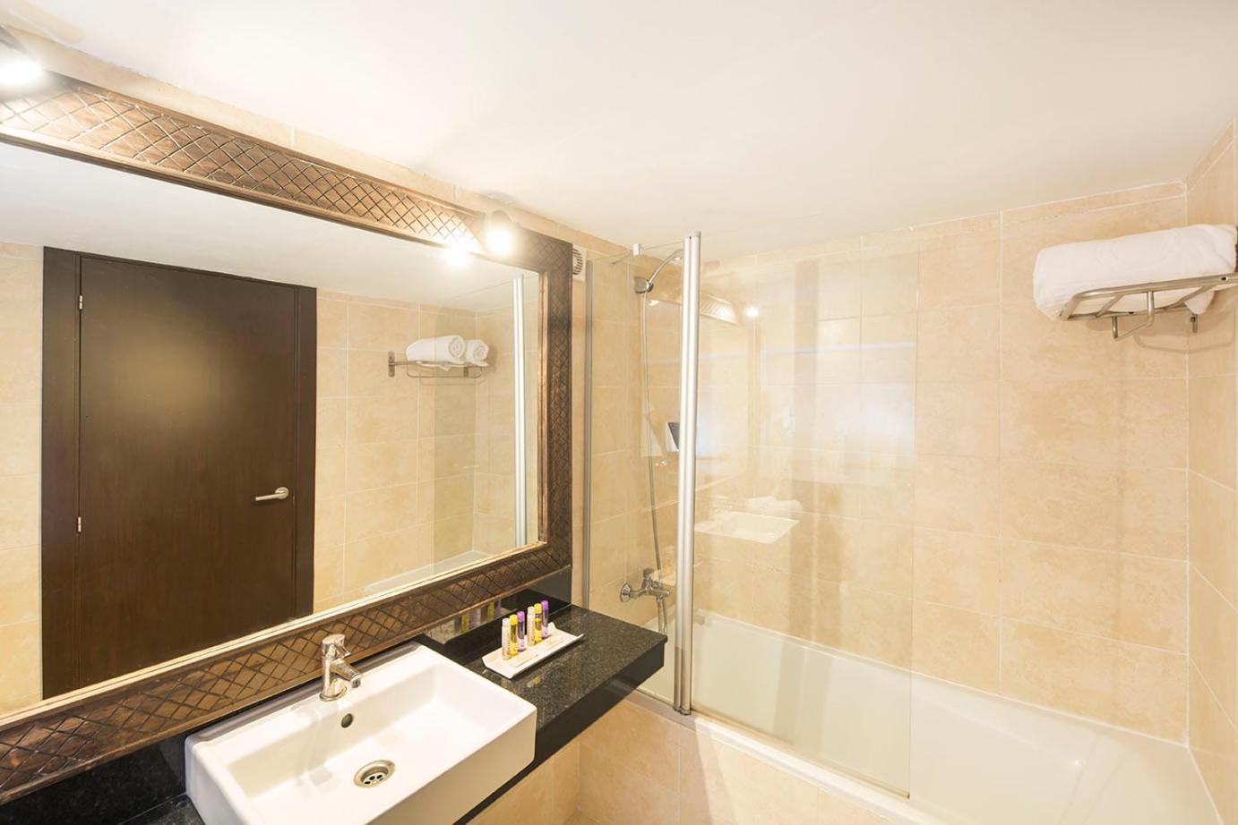 Twin Room,816013715:JPEG